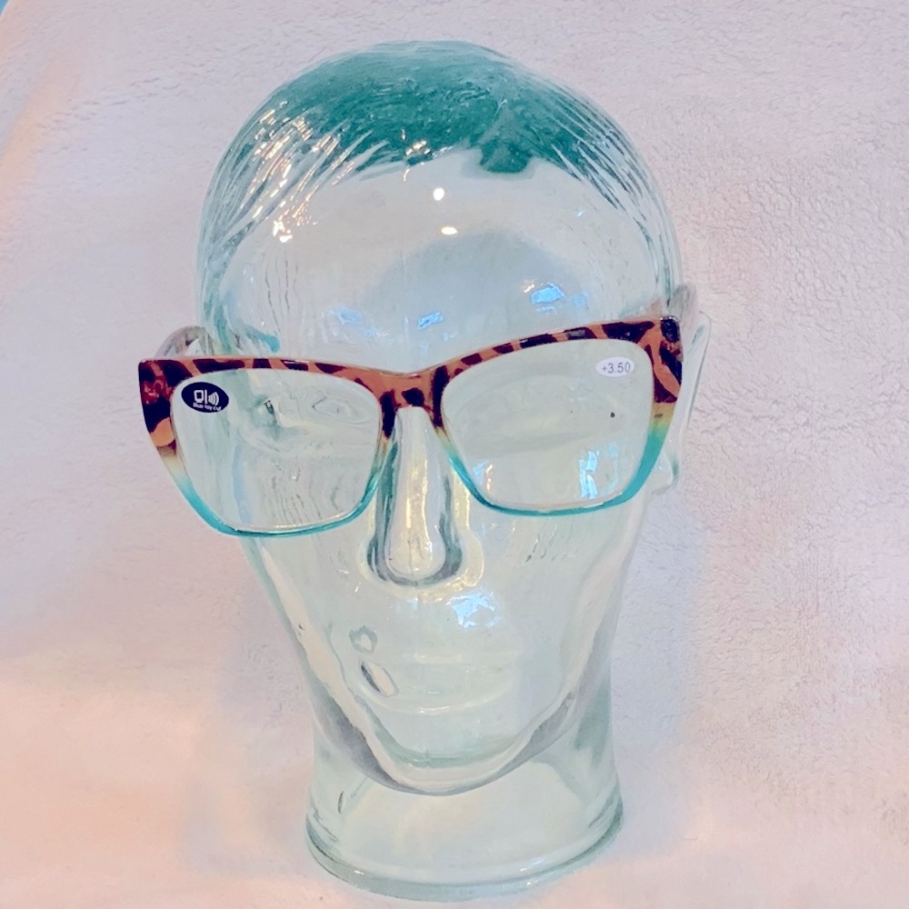 3.50 Fashion Readers with Blue light technology.